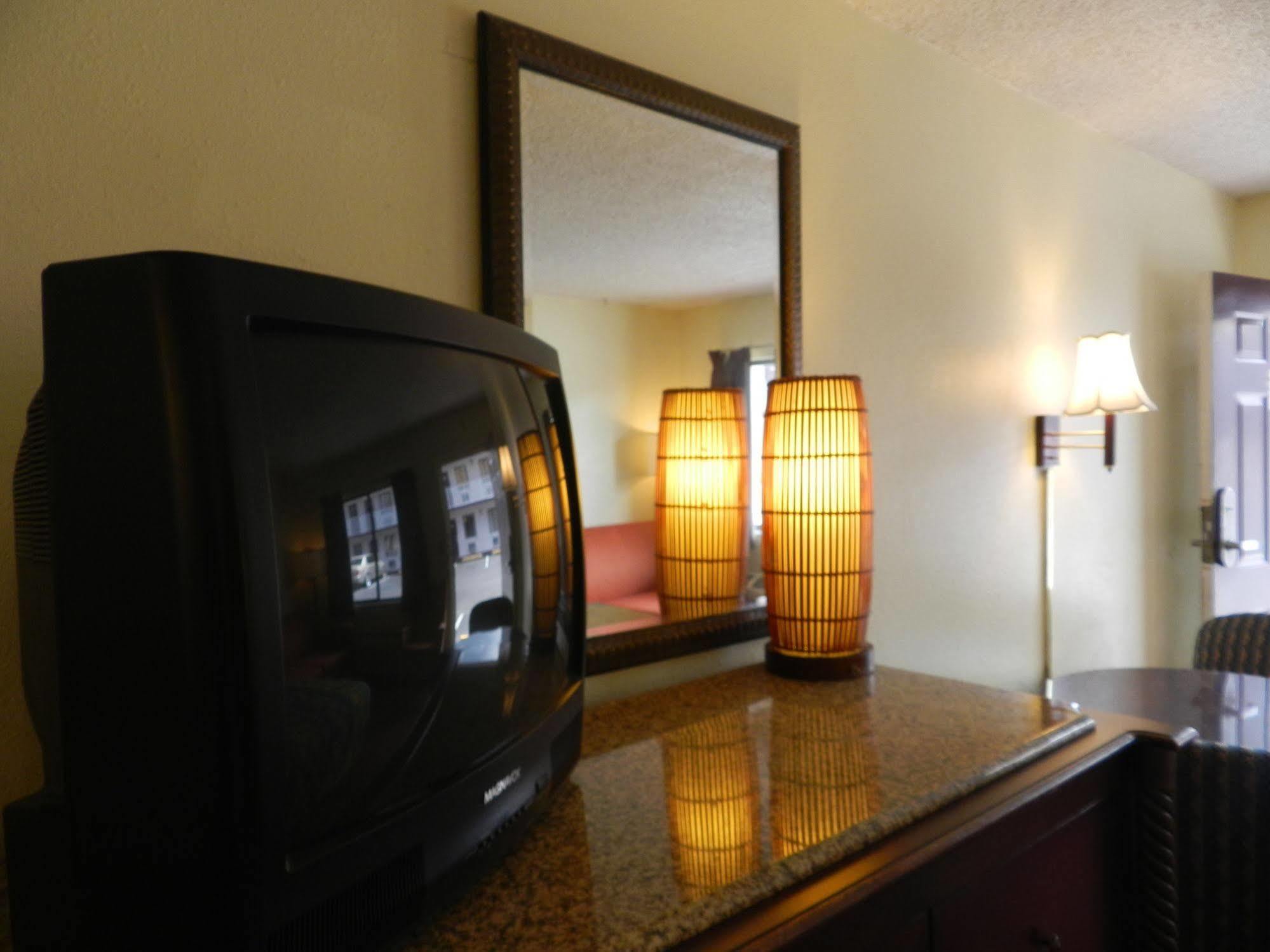 Maple Leaf Inn & Suites Kissimmee Exterior foto